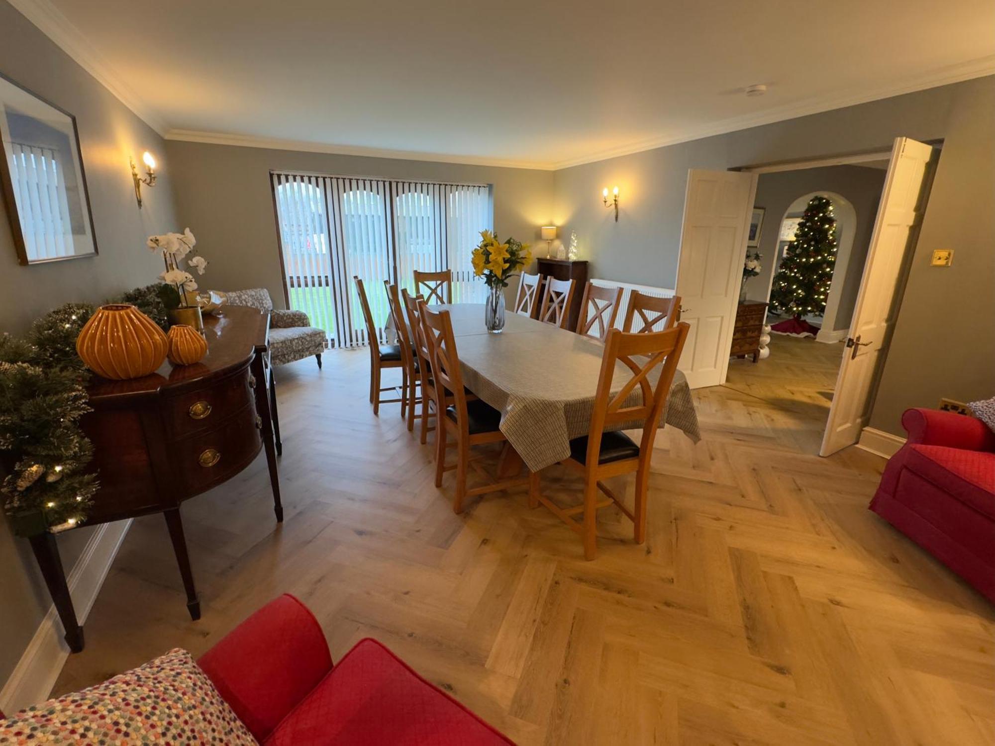 Vast, Elegant Home With Indoor Pool & Sauna Near Popular Golf Course Кингтън Екстериор снимка